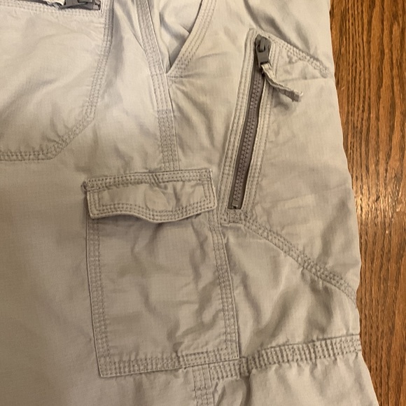 Armani exchange cargo style shorts - Picture 7 of 9